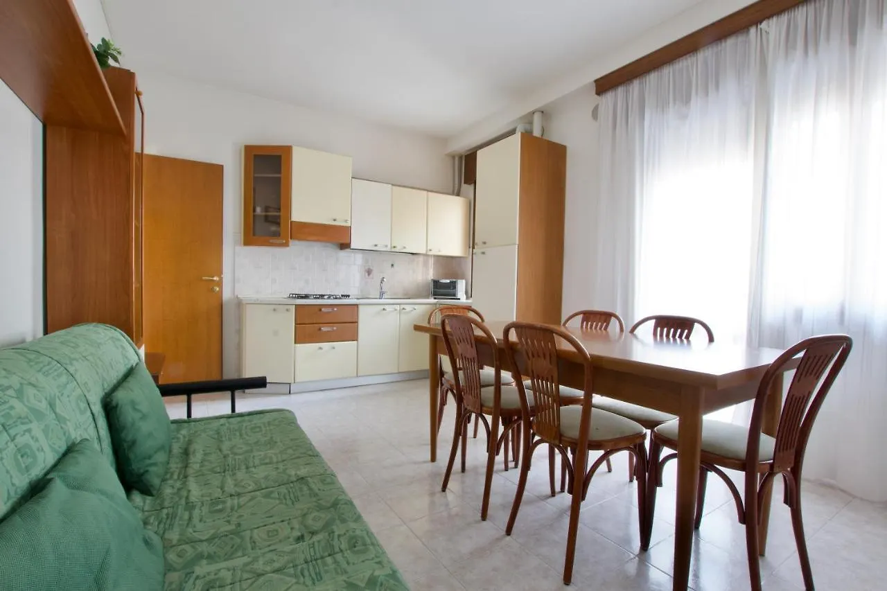 Residence Madrid Lido di Jesolo Hotel apartamentowy